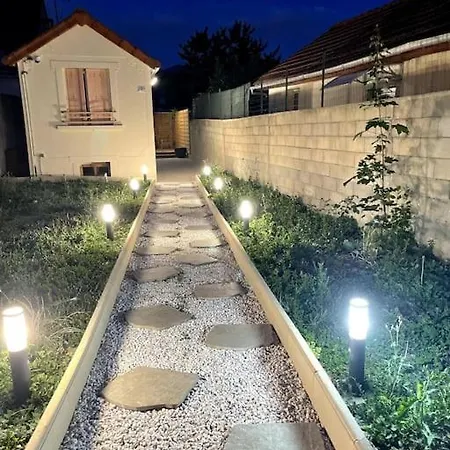 Villa Maison Hanaa, Sauna & Pierrefitte-sur-Seine